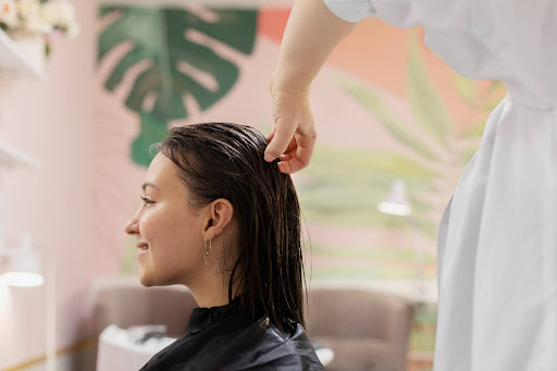 The Benefits of Using Hair Treatment with Herbal Shampoos Over Chemical Alternatives The Benefits of Using Hair Treatment with Herbal Shampoos Over Chemical Alternatives